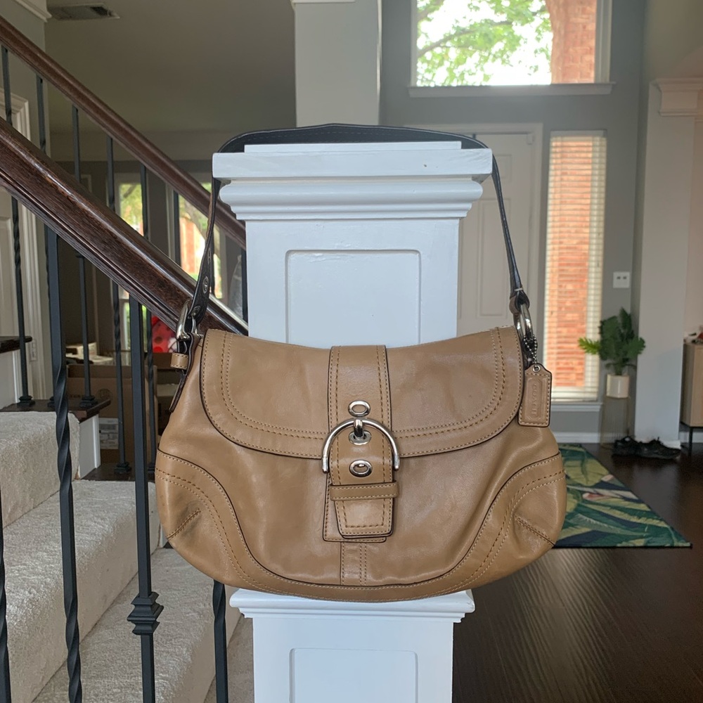Chic Coach Tan Leather Shoulder Bag - Picture 2 of 4